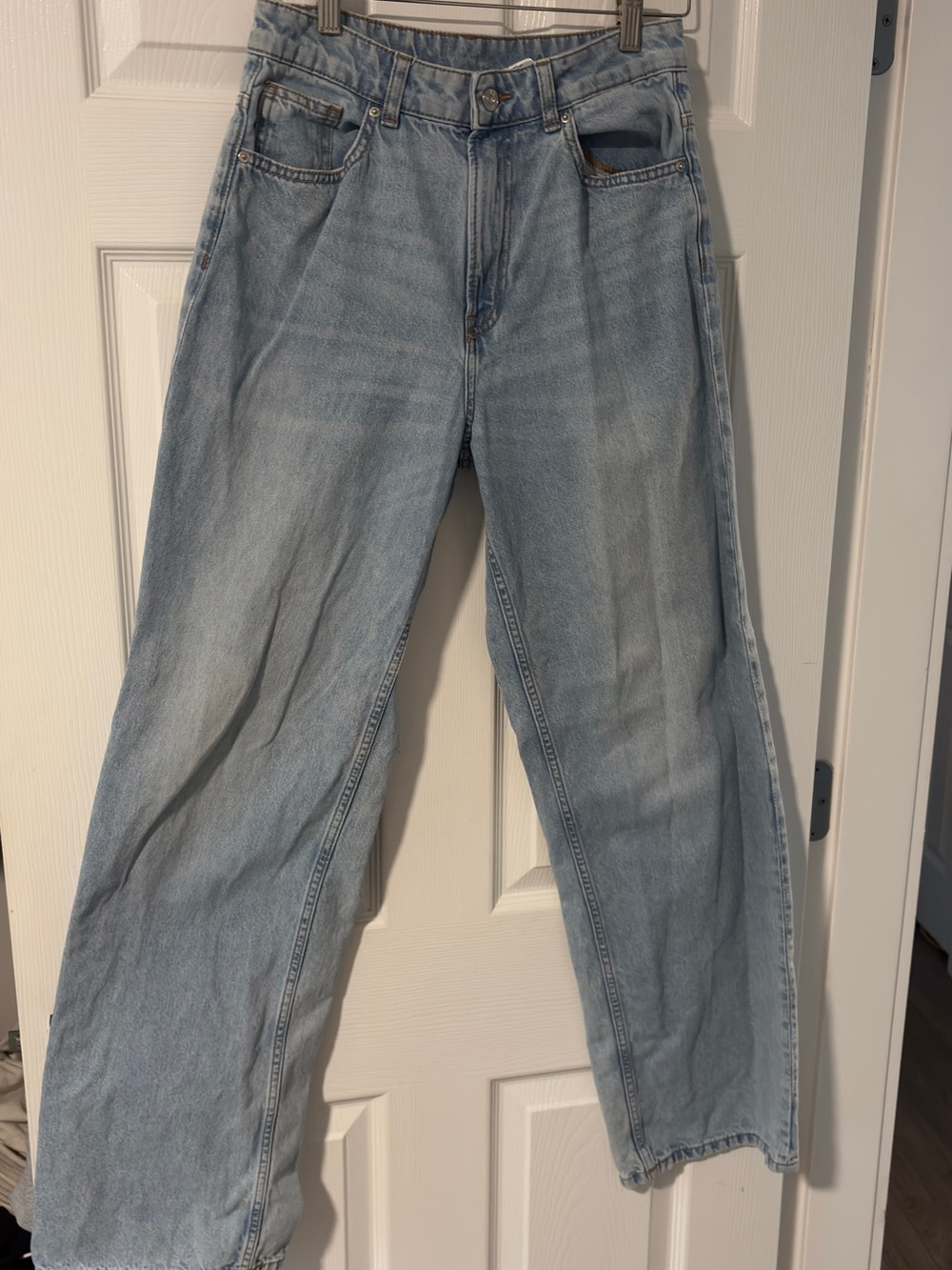 Divided Light Blue Straight-Leg Women's Jeans